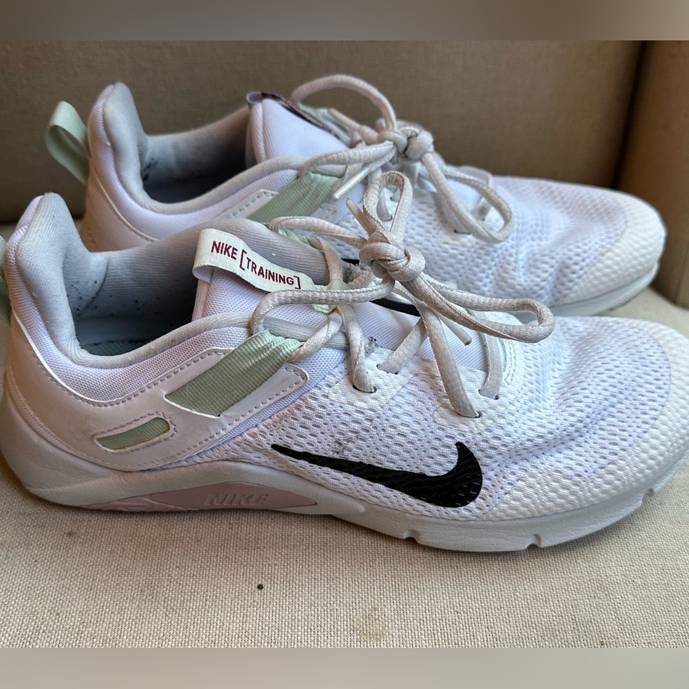 Nike Tennis Shoes